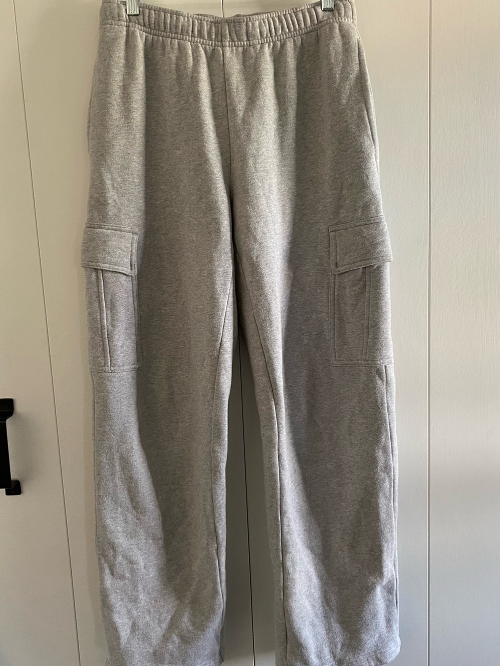 Aritzia Women’s Cozy Sweatfleece Mega Cargo Sweatpant